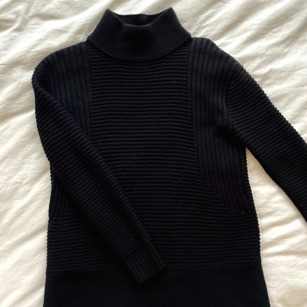 Women's Athleta 100% Merino Wool sweater size XXS